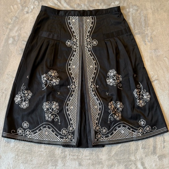 Nine West Embroidered Feminine Office Siren Skirt Wmn’s Sz 4 - Picture 1 of 8